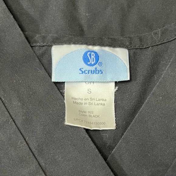 SB Scrub Top Black V-neck Size Small - Picture 3 of 3